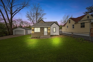 1326 N Poplar Ave, Round Lake Beach, IL 60073