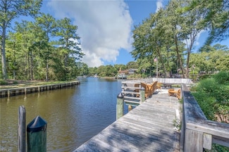 453 Discovery Rd, Virginia Beach, VA 23451