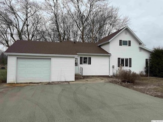 305 N Randolph St, Stacyville, IA 50476