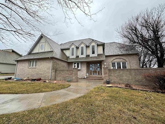 2015 Circle Lake Dr, Dodge City, KS 67801