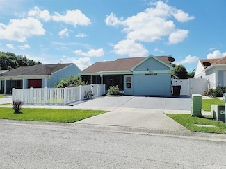 1918 Crown Park Dr, Valrico, FL 33594