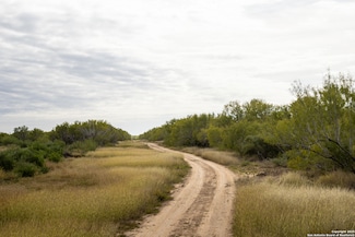 6 Fm 1581, Pearsall, TX 78061