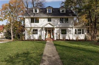 426 W 57th St, Kansas City, MO 64113