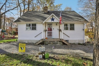 10 Anawa Rd, Highland Lakes, NJ 07422