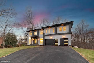 4824 Village Dr, Fairfax, VA 22030
