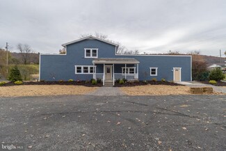 1104 Penn Dr, Tamaqua, PA 18252