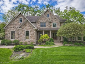 37205 Halton Ct, Solon, OH 44139