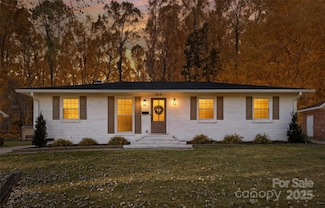 3640 Densmore Dr, Charlotte, NC 28205