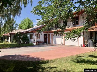 175 S 6th St, Lander, WY 82520