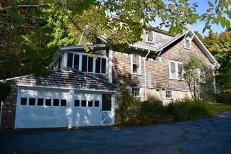 40 Ryder St, North Dartmouth, MA 02747