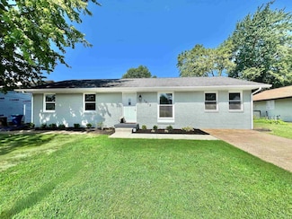 1312 Stratford Dr, Boonville, IN 47601