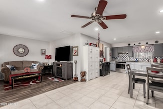 711 E Laurel Dr Unit 17, Casa Grande, AZ 85122