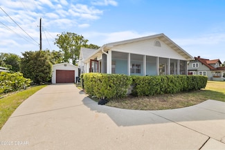 716 Riverside Dr, Daytona Beach, FL 32117
