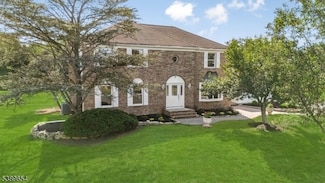 5 Cray Ct, Hillsborough, NJ 08844