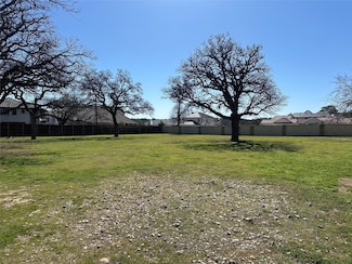 209 Nursery Ln, Fort Worth, TX 76114