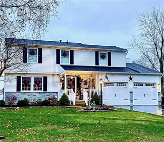 6650 Royal Pkwy S, Lockport, NY 14094