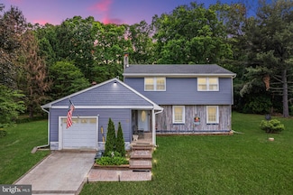 10 Loretta Blvd, Sicklerville, NJ 08081