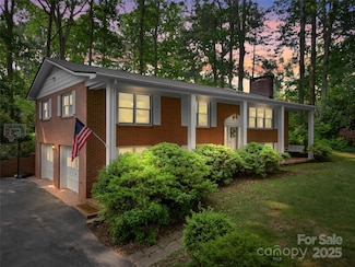 251 Sherwood Ln, Hendersonville, NC 28791