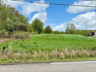2100 Blytheburn Rd, Mountain Top, PA 18707