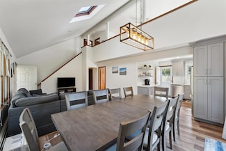 20 Magee Dr, Southampton, NY 11968