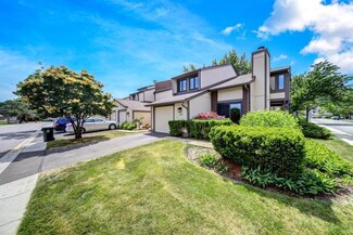 2491 Yarrow Ln, Rolling Meadows, IL 60008