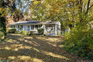 275 Waverly Rd, Urbanna, VA 23175