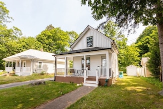 5 Fales Ave, Attleboro Falls, MA 02763