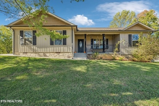 402 Cedar Cir, Clinton, TN 37716