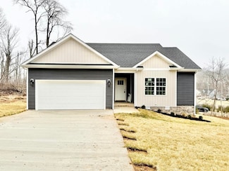 1914 Lewter Dr, Clarksville, TN 37042