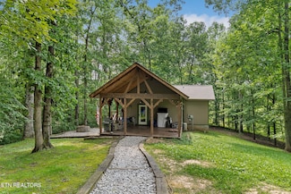 9073 McMinnville Hwy, Quebeck, TN 38579