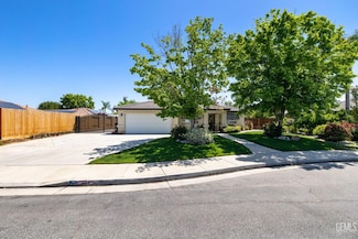304 Calle Lechuga, Bakersfield, CA 93314
