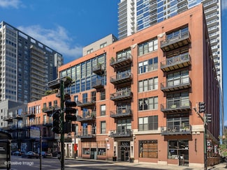 300 W Grand Ave Unit 208, Chicago, IL 60654