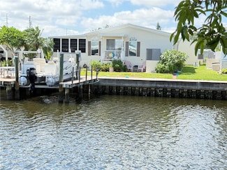 134 Americana Ct NE Unit 216, Saint Petersburg, FL 33702