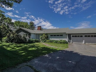 365 Bristol Rd, Damariscotta, ME 04543