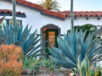 1927 W 84th Place, Los Angeles, CA 90047