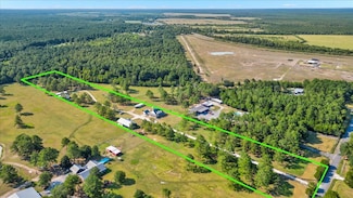 15142 Atlantic Rd, Sour Lake, TX 77659