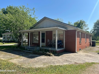 304 W Hooks River Rd, Goldsboro, NC 27530