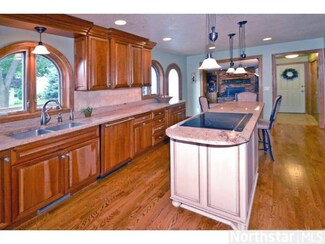5907 Birchwood St, Saint Paul, MN 55126