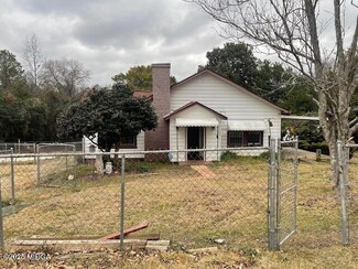 2724 Herbert Smart Airport Rd, Macon, GA 31217