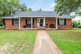 1302 E Franklin St, Hillsboro, TX 76645