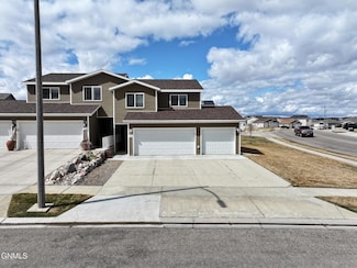 4918 Windsor St, Bismarck, ND 58503