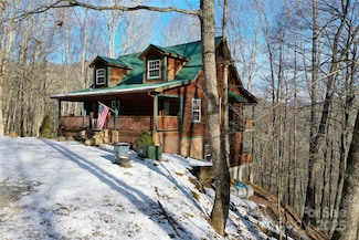 396 Sharons Bluff, Franklin, NC 28734