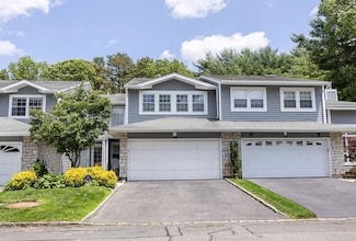 144 Colony Dr, Holbrook, NY 11741