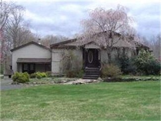 207 Moulton Hill Rd, Monson, MA 01057