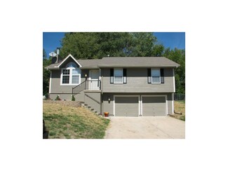 1523 N Manor Cir, Independence, MO 64058