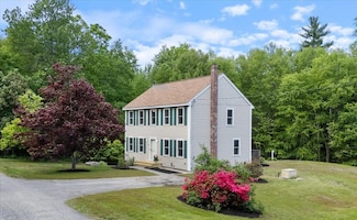 16 Bobcat Way, Danville, NH 03819