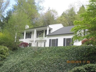 18052 Hobbit Ct, Lake Oswego, OR 97034