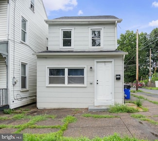 1926 Forster St, Harrisburg, PA 17103
