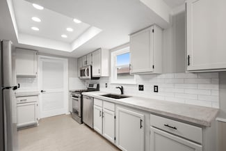 211 Woodmont Dr, Georgetown, TX 78628