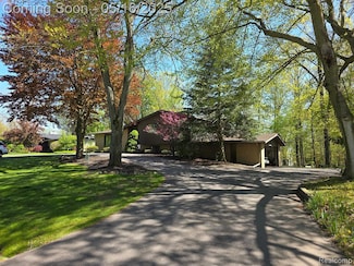 4731 Patrick Rd, West Bloomfield, MI 48322